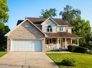 4149 Woodridge Dr, Hannibal, MO 63401