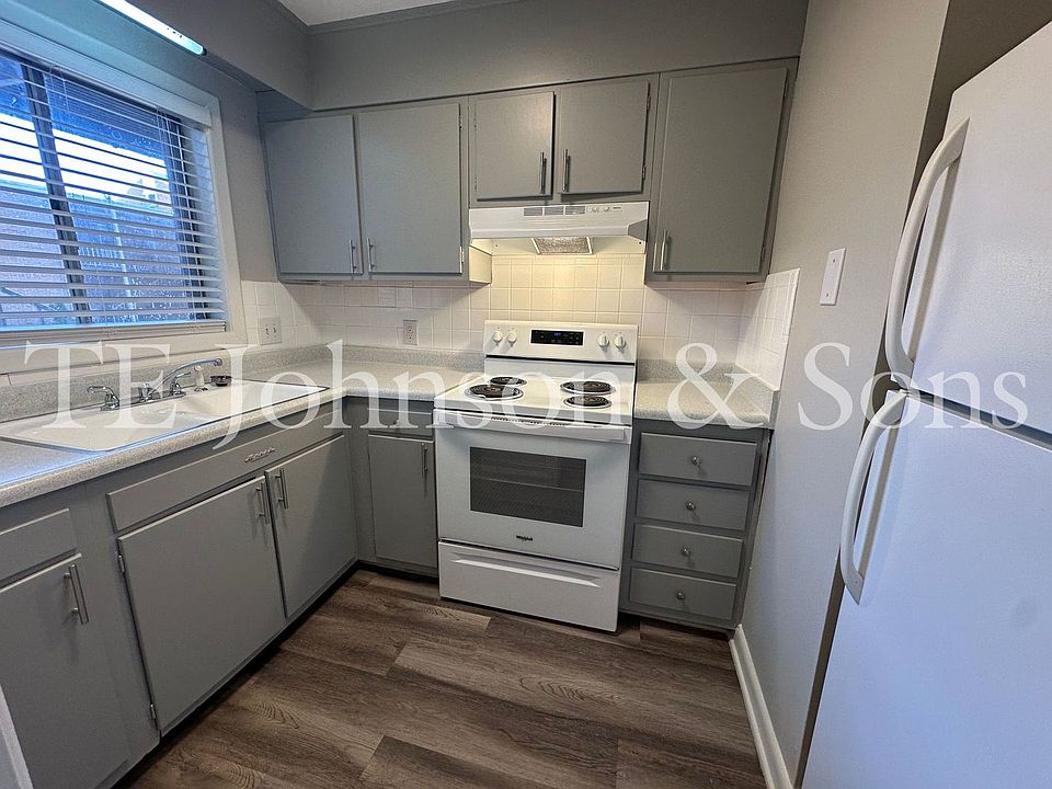 1st image of 2001 S Main St APT 209
