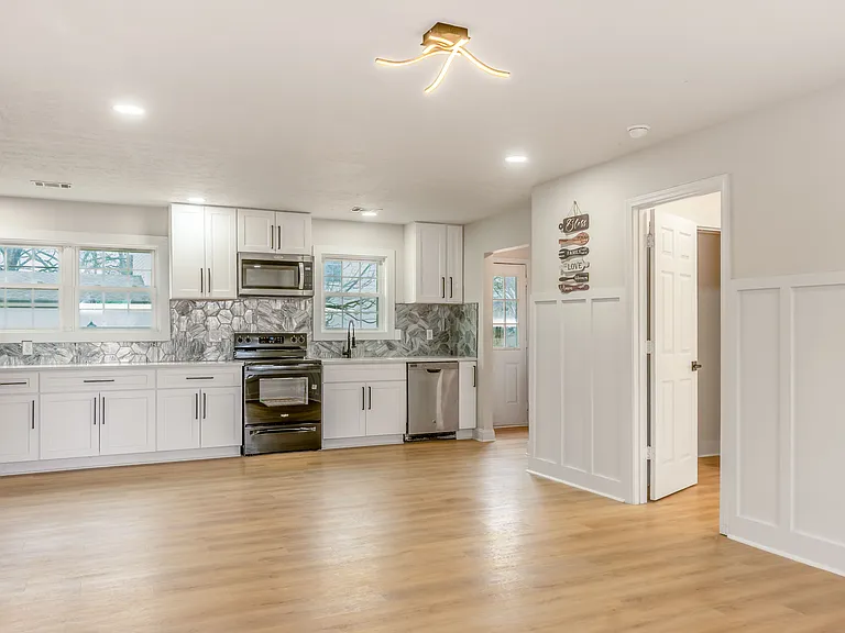 37 Coweta St — Photo 10