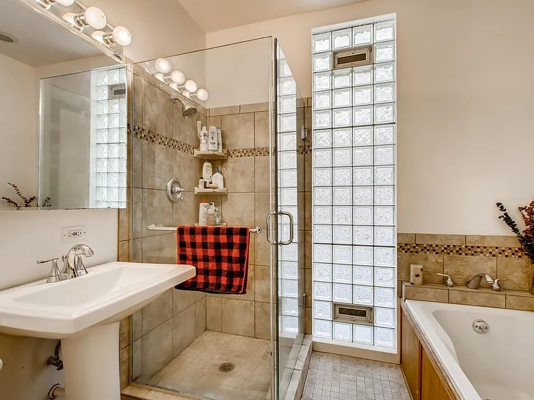 2315 N Campbell Ave #1 — Photo 4