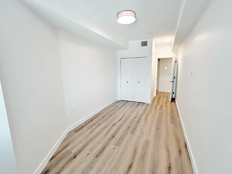 3068 Kingsway — Photo 27