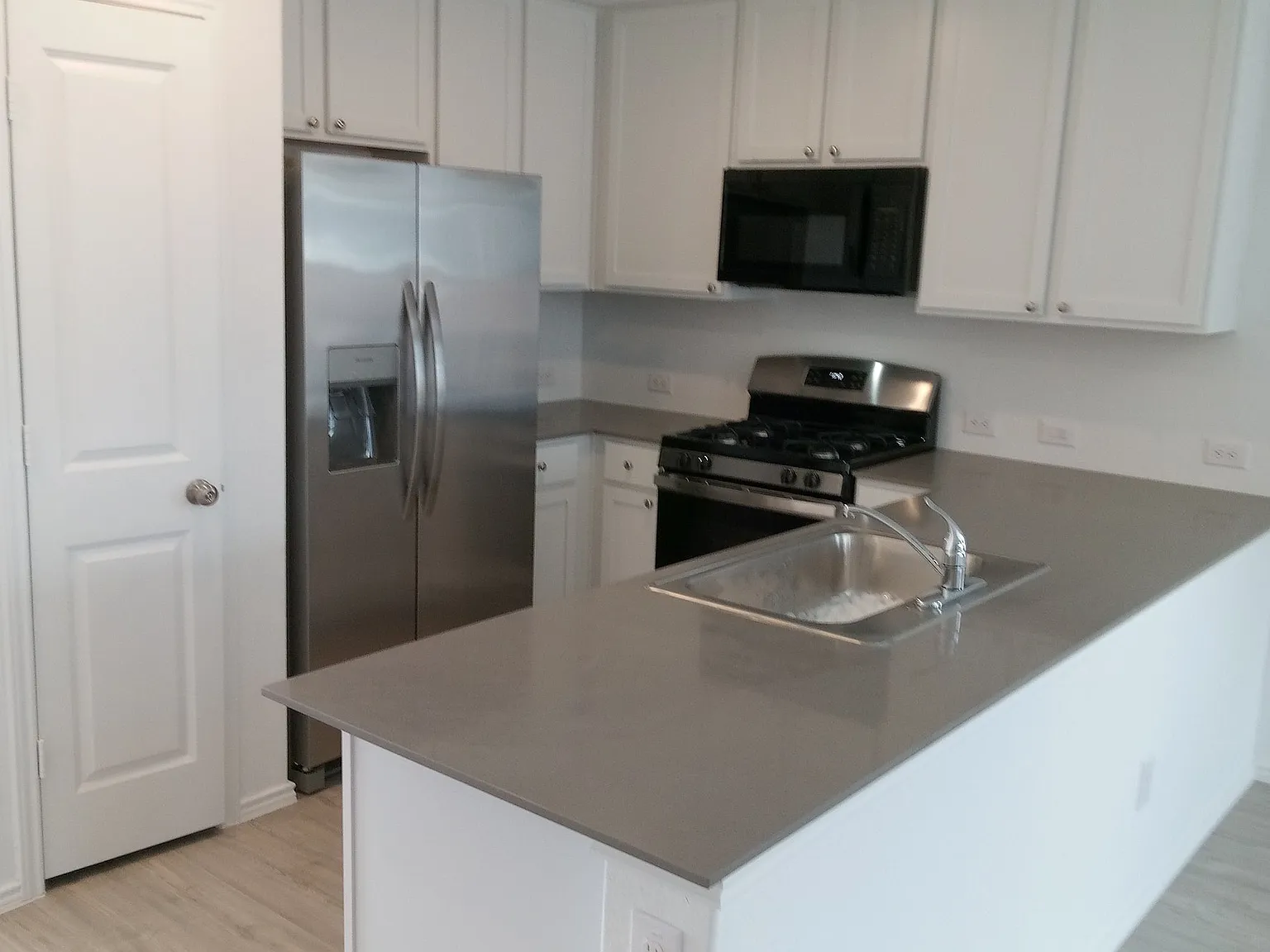 4 bed, 1874 sqft, $2,000 — Photo 4