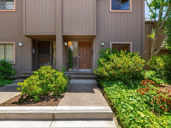 225 Horizon Ave, Mountain View, CA 94043