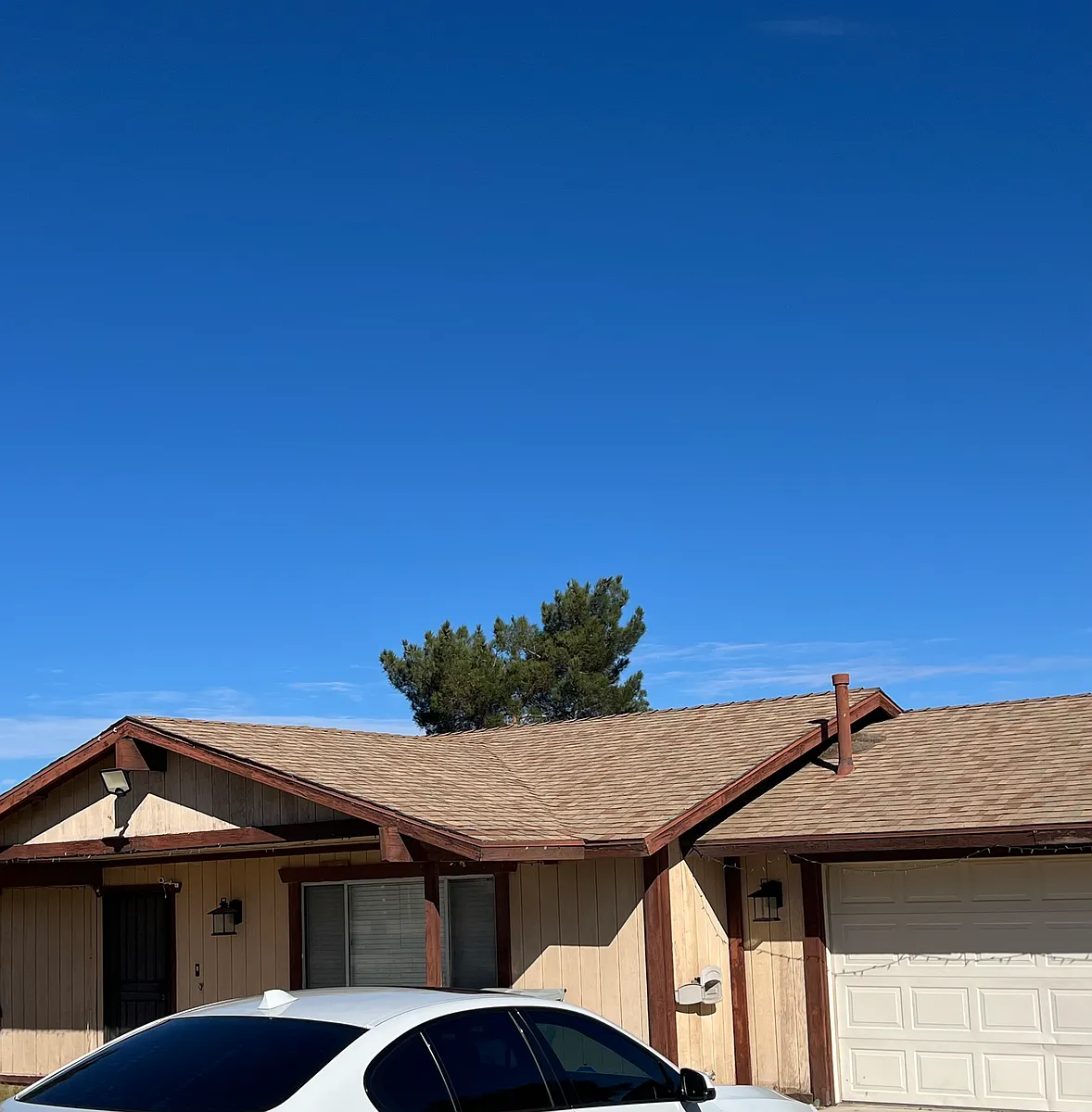 Building Photo - 18396 Live Oak St