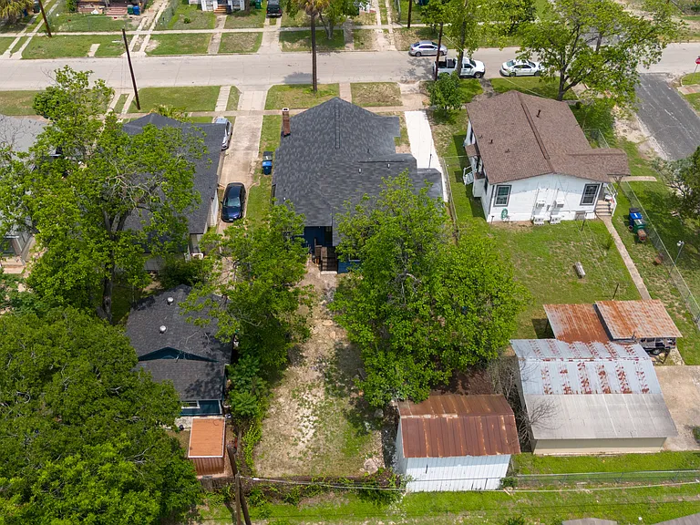 1144 Denver Blvd — Photo 33