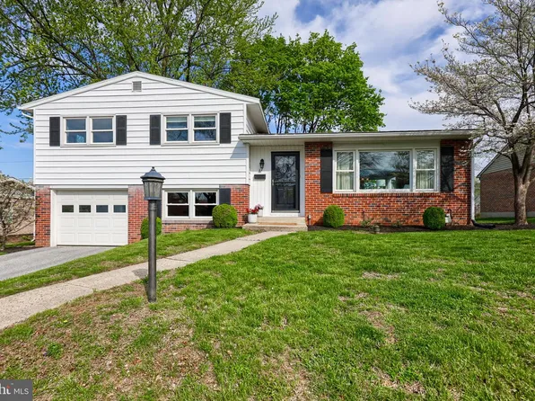 67 Oberlin Ave, Sinking Spring, PA 19608