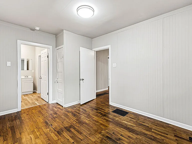 2911 Felix St — Photo 23