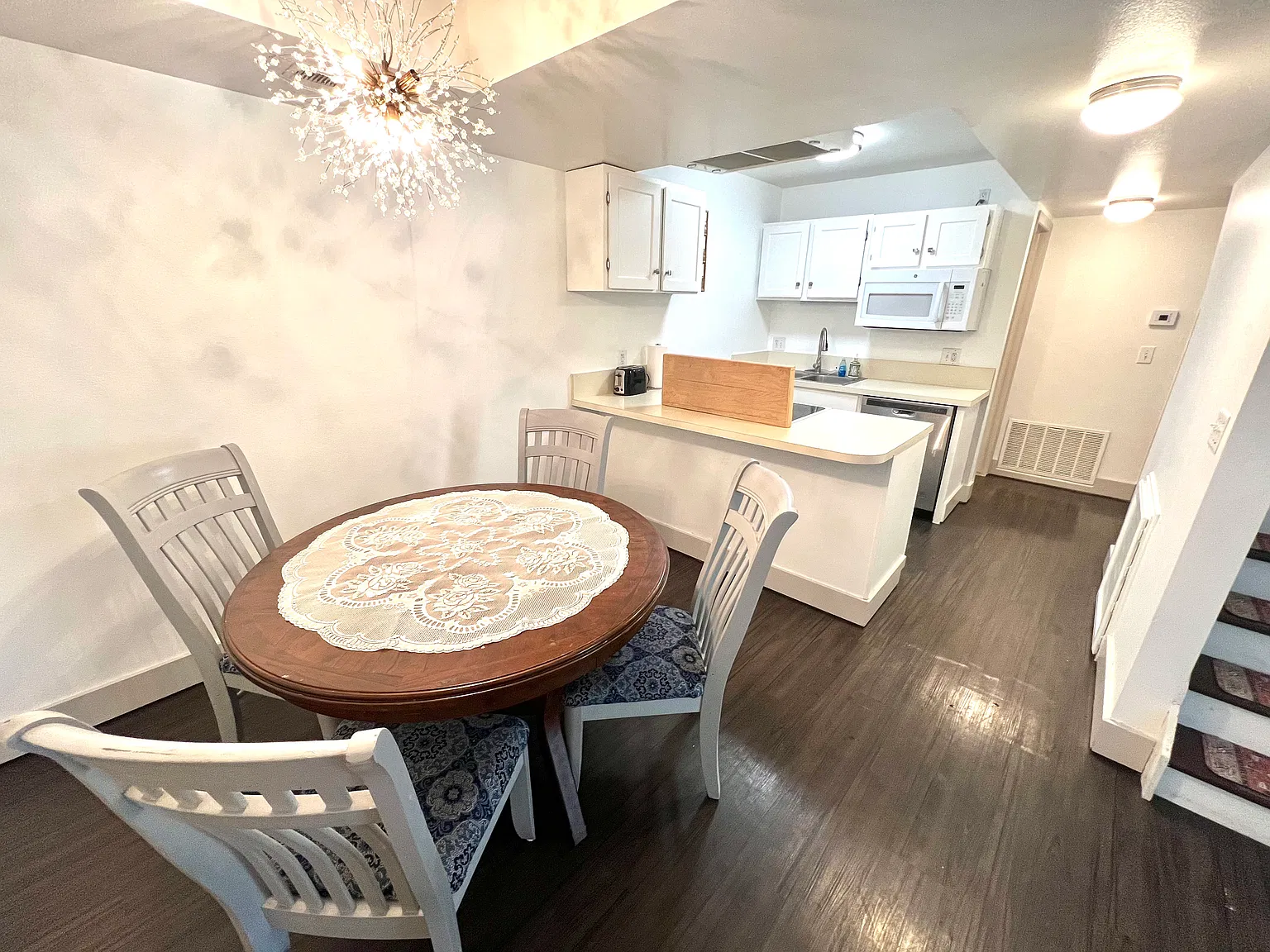 3 bed, 1298 sqft, $2,750 — Photo 2
