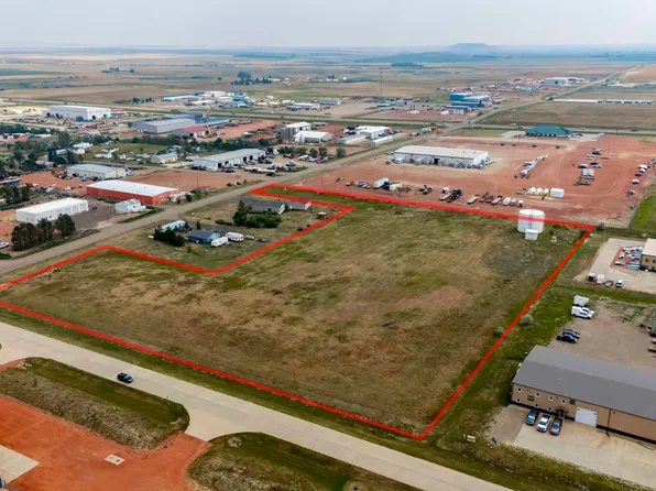 3206 111h Ave SW, Dickinson, ND 58601