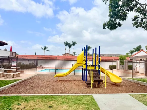 9877 Caspi Gardens Dr Unit 8, Santee, CA 92071