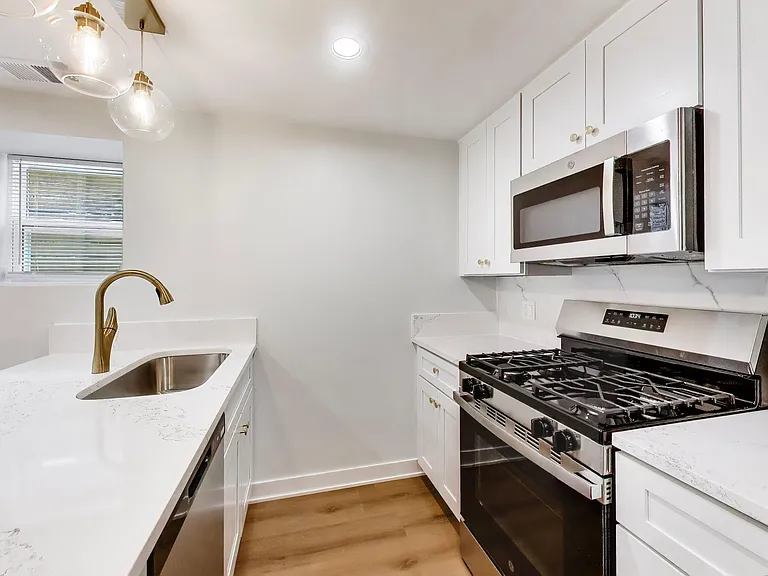 5222 N Christiana Ave #G — Photo 5