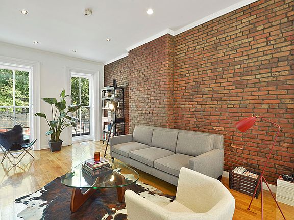 2nd image of 246 Lafayette Ave