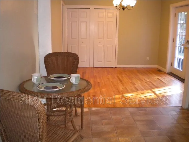 213 Huntington Rd — Photo 13
