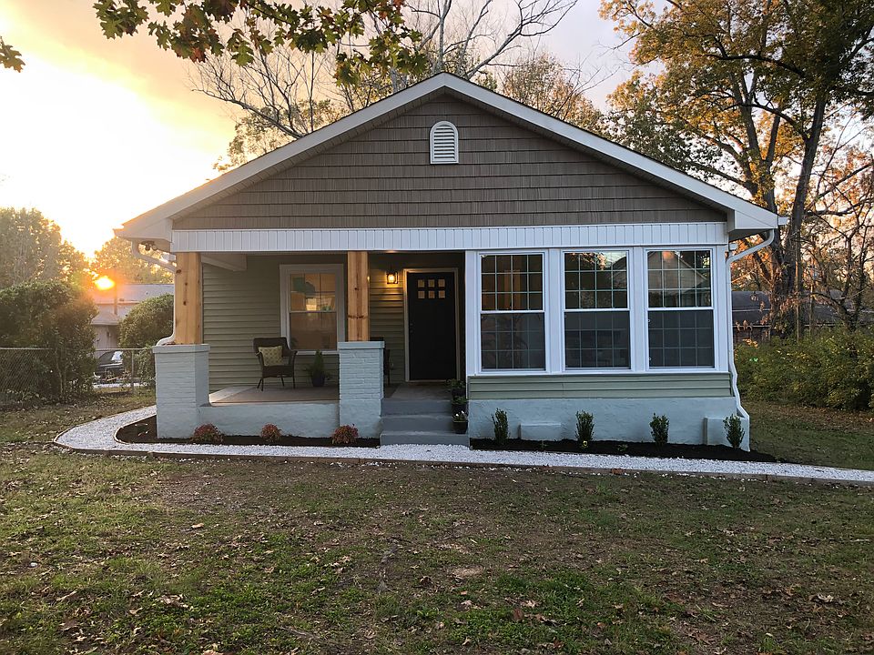 1st image of 102 Ne Tillery Ln