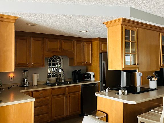 5th image of 205 E Grand Avenue #7D