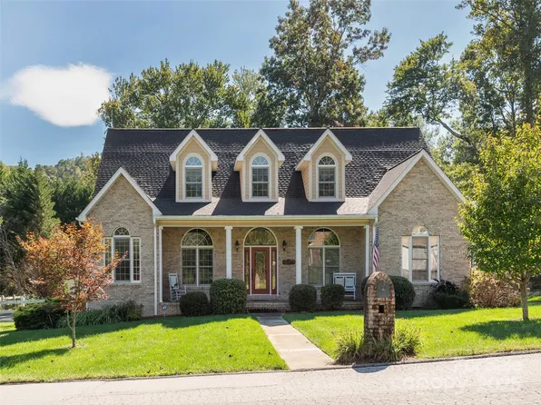 11 Nathan Ct, Fletcher, NC 28732