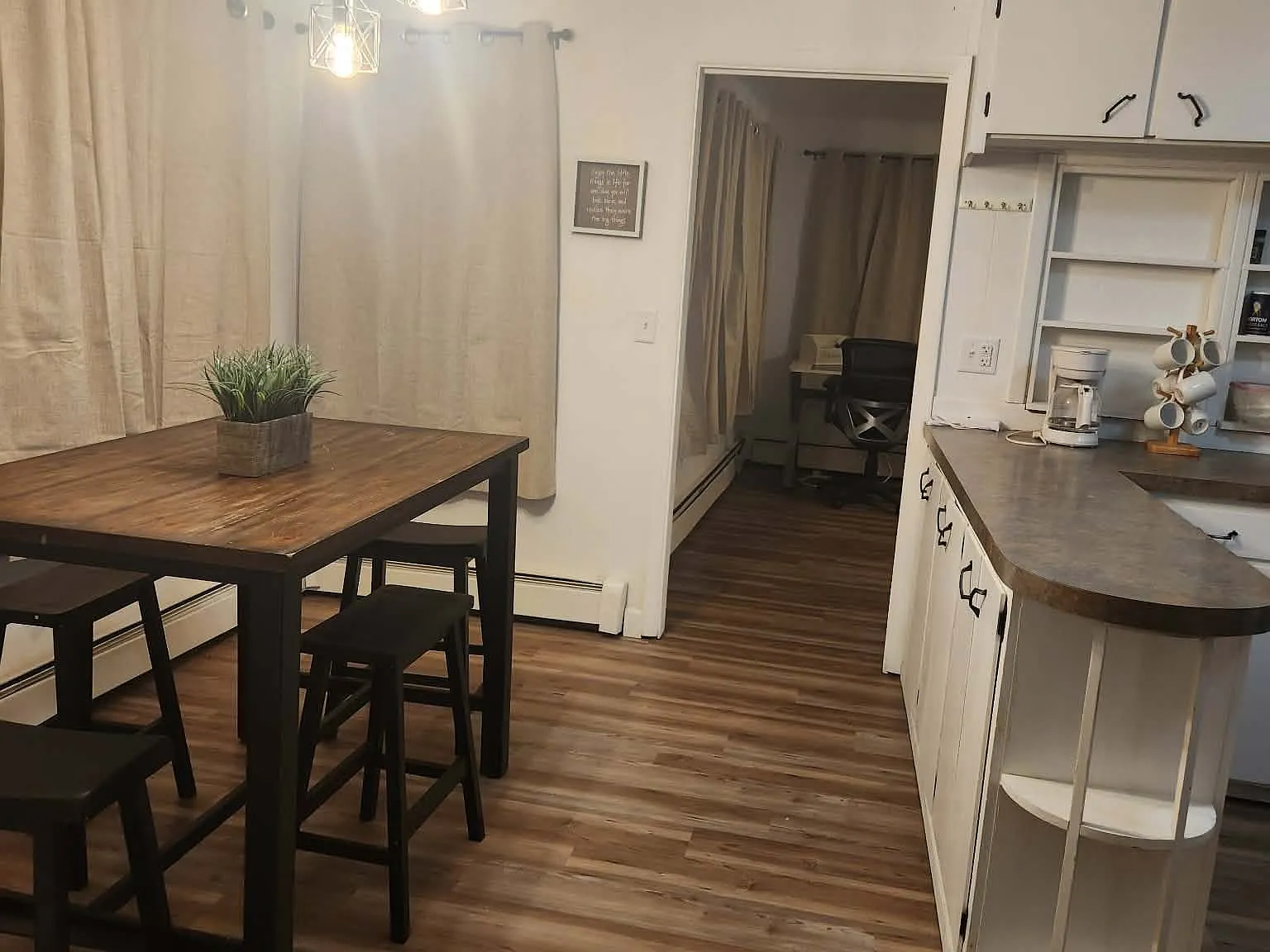 2 bed, 1.5 bath, 1255 sqft, $2,300 — Photo 4