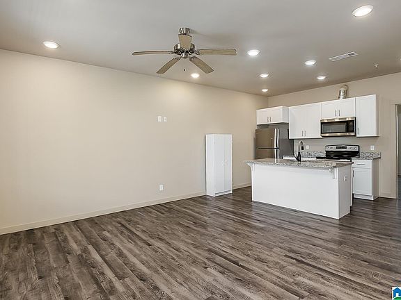 5th image of 1110 17th St #202