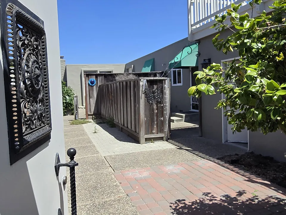 606 Central Ave #A
