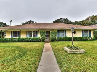 2801 Autumn Dr, Hurst, TX 76054