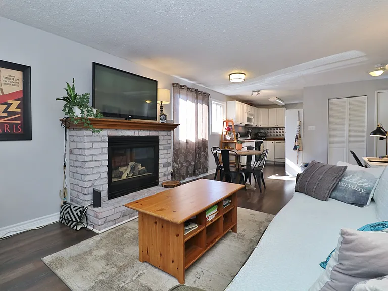 15 Laurie Ct #A — Photo 9