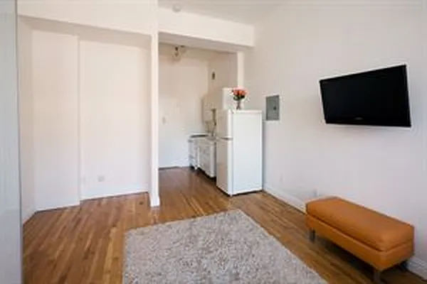 Sold by Douglas Elliman | media 17