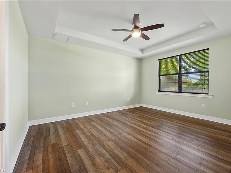 8010 Helena Ct — Photo 13