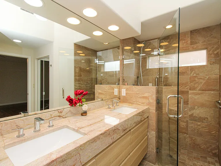 15077 Cortona Way — Photo 33