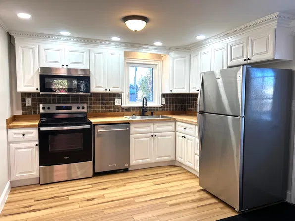 13 Hewey St #1, Sanford, ME 04073