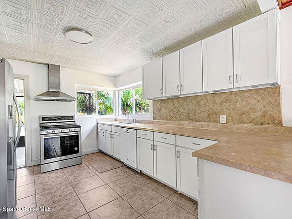 5th image of 100 Tampa Ave