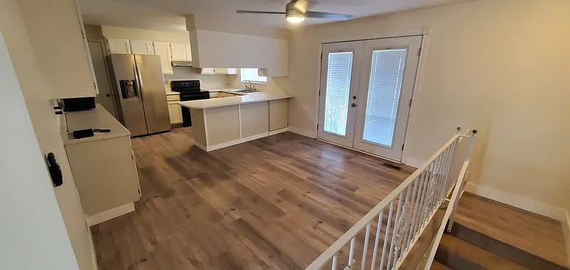 3 Bedroom, 2 bath, 2 Car Garage and Carport. — Photo 1