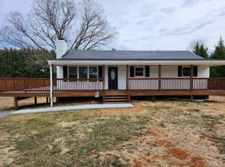 68 Porter Ln, Forest, VA 24551