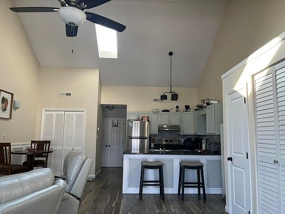3rd image of 1880 Colony Dr. #10E
