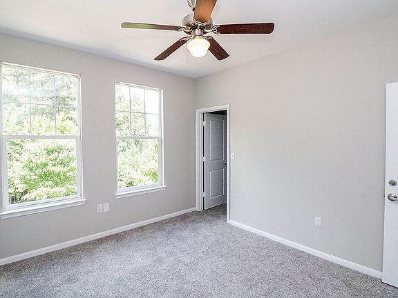 3rd image of 646 Northwoods Trl