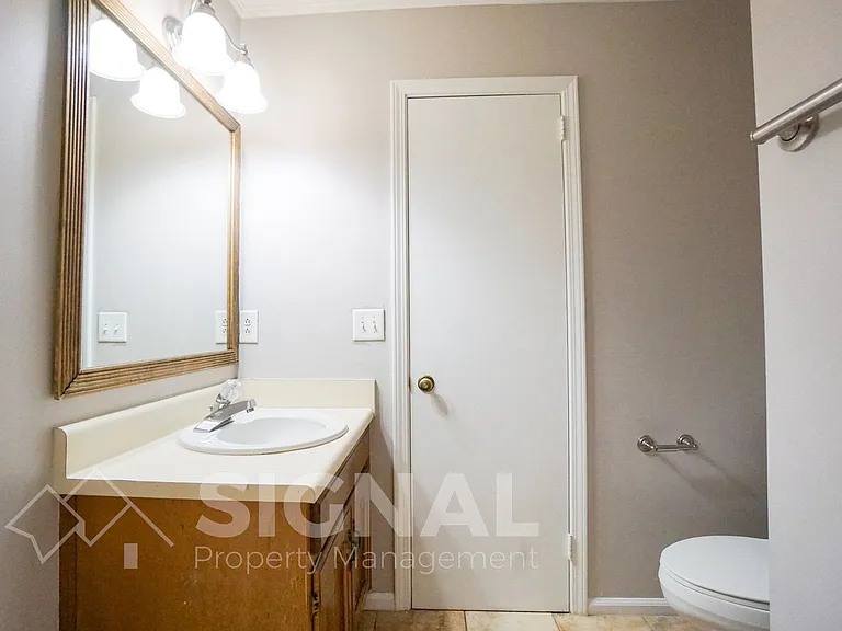 352 Jamestown Manor Dr — Photo 16