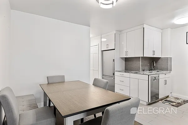 Rented by (Legacy) Elegran | media 9