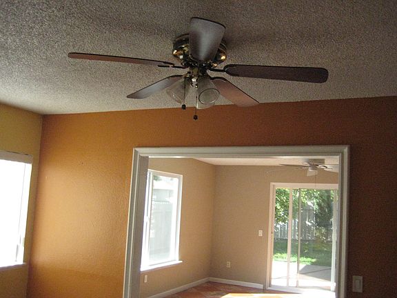 2nd image of 2151 E Alondra St