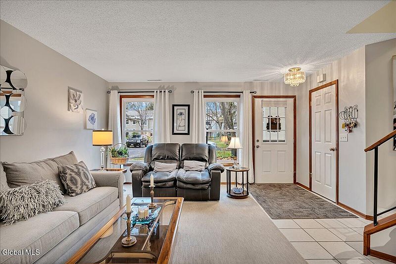 5th image of 15 Wilton Court