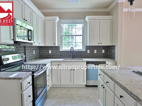 5th image of 878 W Hughes St