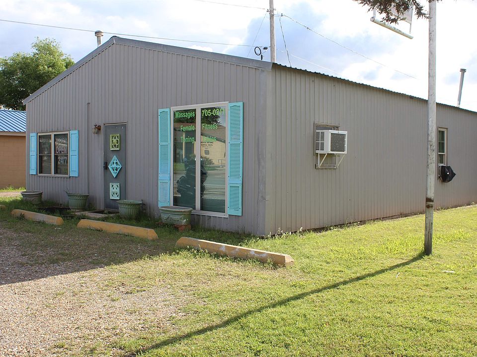 1st image of 715 N Main St