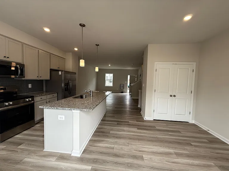 1353 Cedar Valley Rd — Photo 12