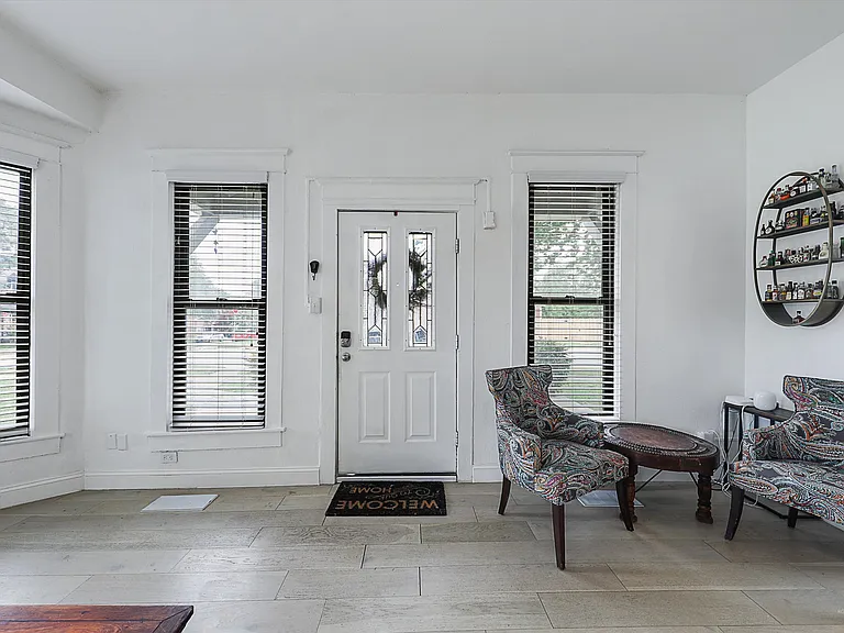 1200 W Walker St — Photo 1