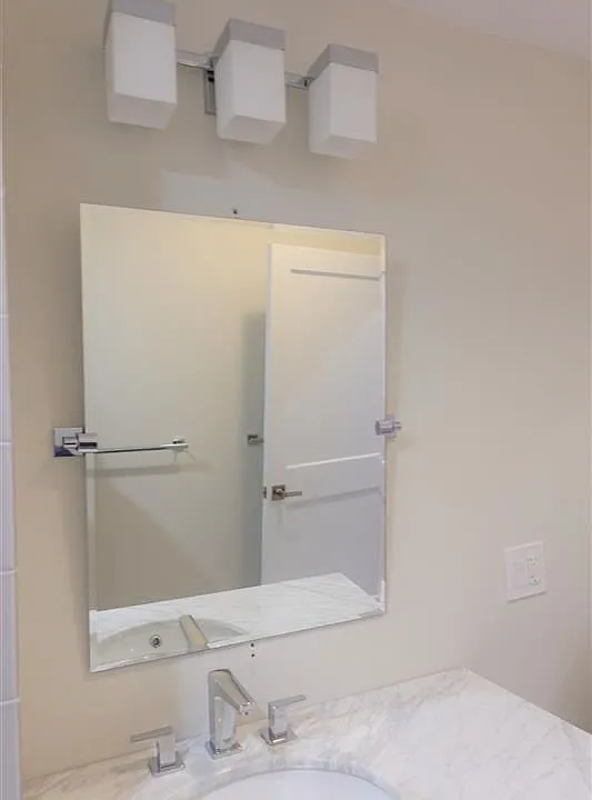 249235
