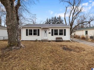 7005 Edna St, La Vista, NE 68128