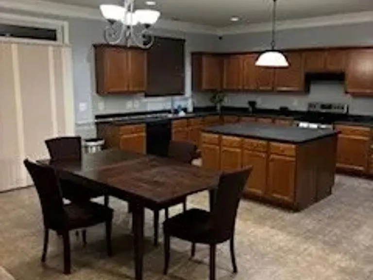 120 Milpass Dr — Photo 10