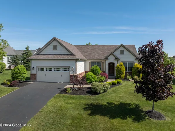 23 Bedford Circle, Mechanicville, NY 12118