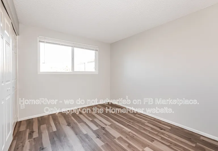 5758 N 42nd Ave — Photo 4