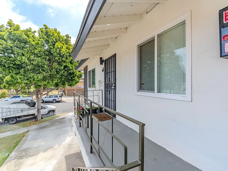 308 S Laurel St — Photo 18