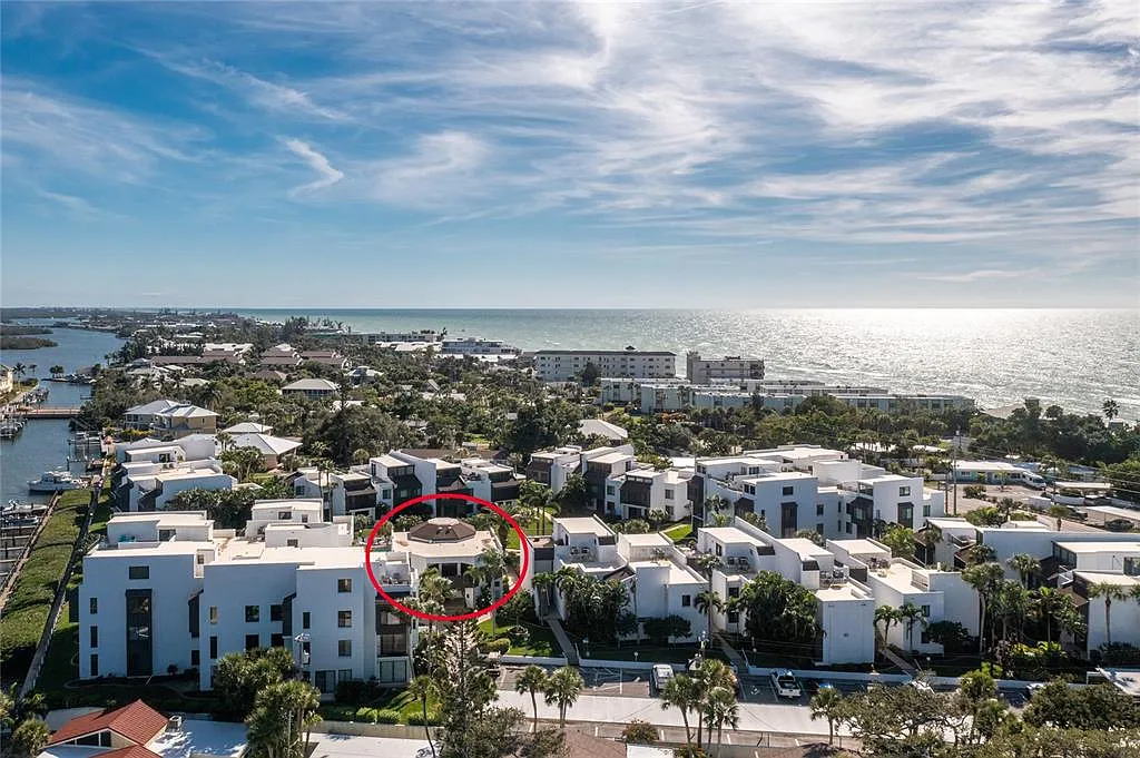 2 bed, 2.0 bath, 1060 sqft, $2,850 — Photo 3