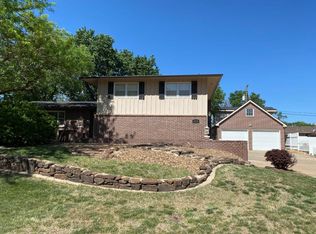 518 Camden Dr, Salina, KS 67401